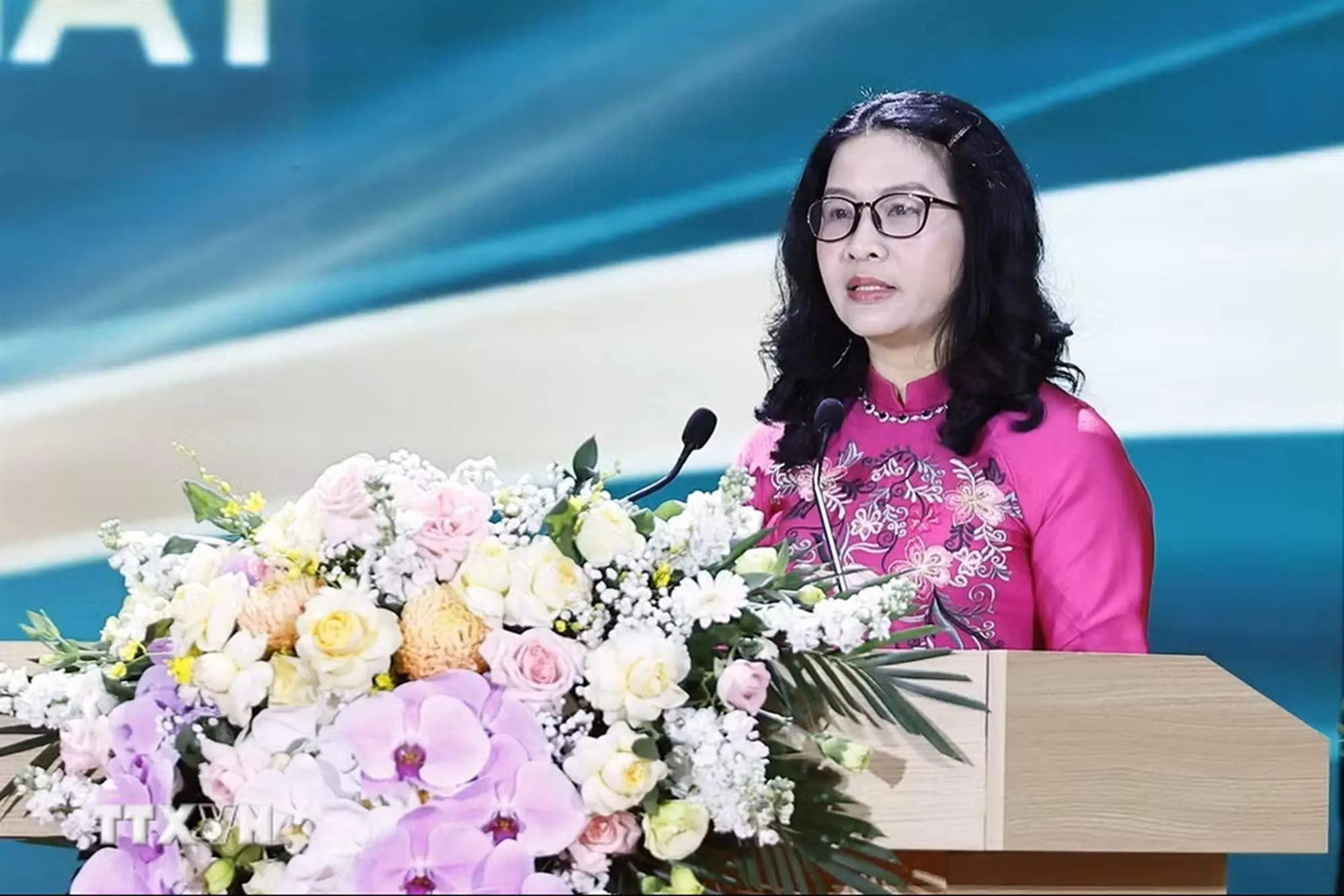 Giáo sư - Tiến sỹ Nguyễn Thị Lan, Giám đốc Học viện Nông nghiệp Việt Nam đọc diễn văn tại Lễ kỷ niệm (Ảnh: Doãn Tấn/TTXVN)