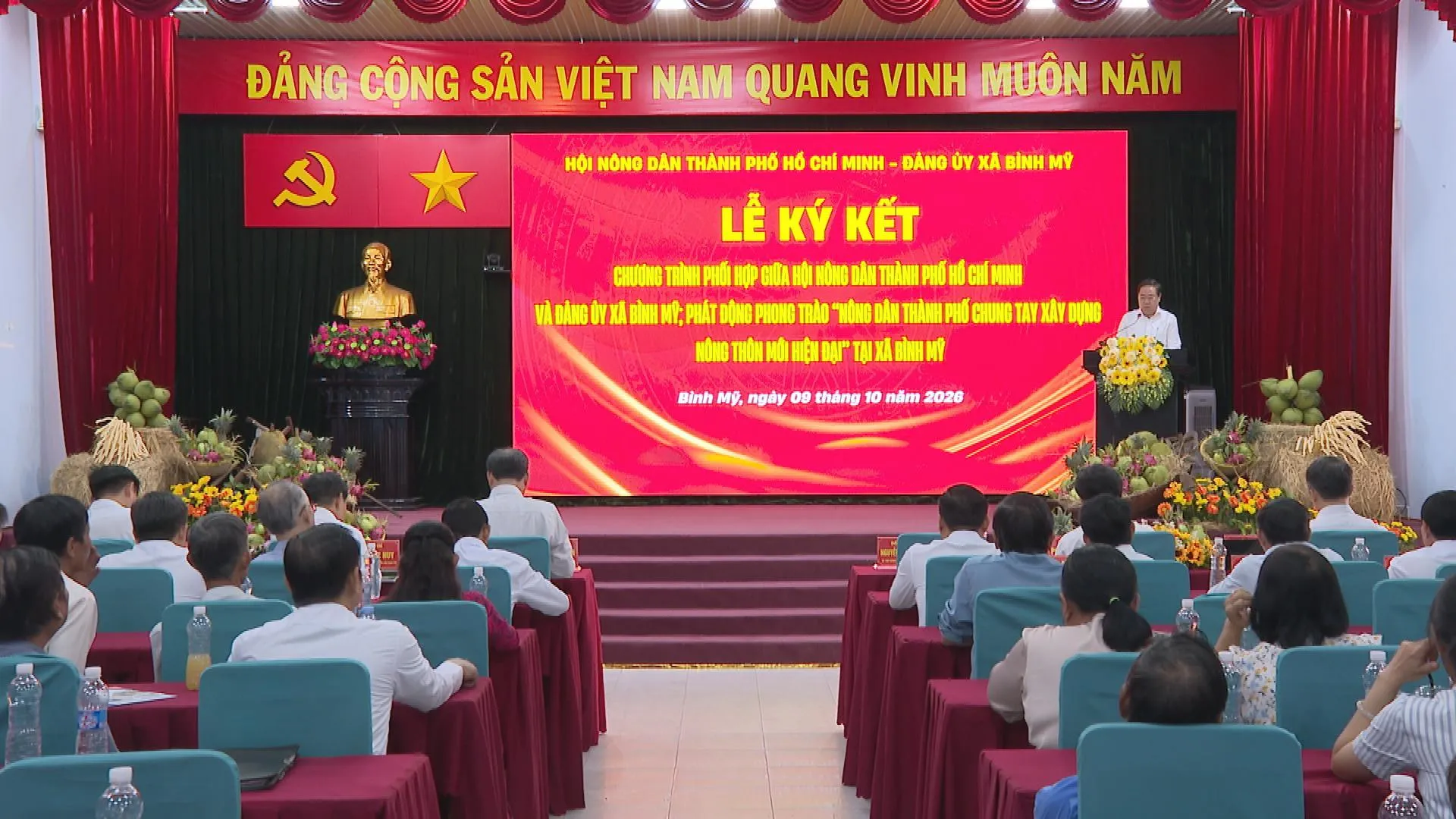 Đổi mới phương thức hoạt động hướng tới nông nghiệp xanh và sinh thái tại TP. Hồ Chí Minh - Ảnh 2. Lễ ký kết chương trình phối hợp giữa Hội Nông dân TP.HCM và Đảng ủy xã Bình Mỹ