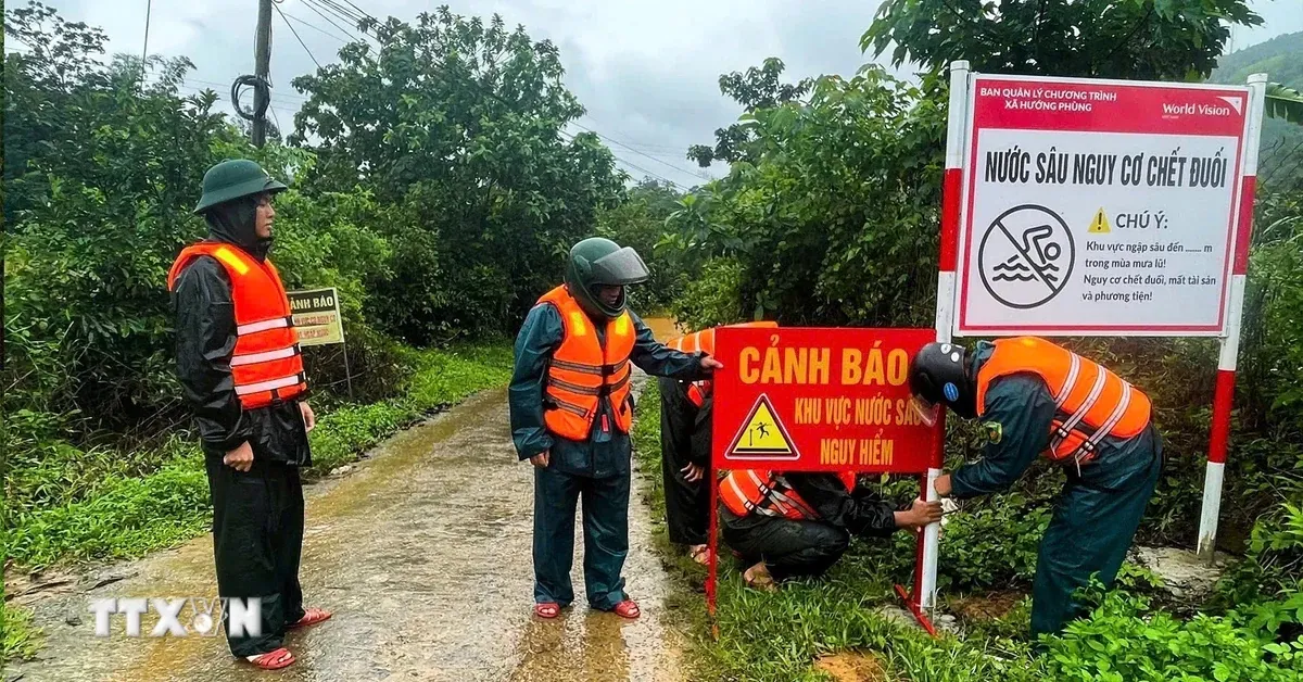 Mưa lớn gây ngập ngầm tràn, sạt lở một số công trình giao thông tại Quảng Trị