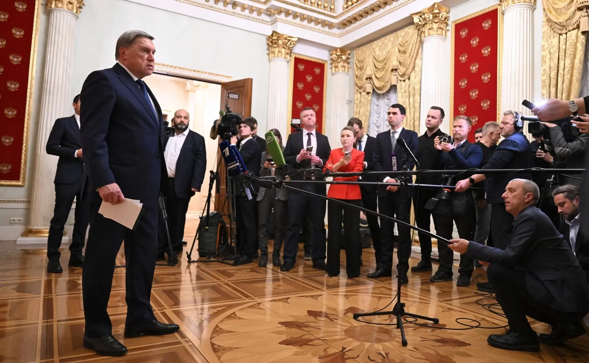Trợ lý Tổng thống Nga Yury Ushakov thông tin về kết quả cuộc gặp giữa Tổng thống Vladimir Putin và Đặc phái viên của Tổng thống Mỹ Steve Witkoff - Ảnh: Điện Kremlin