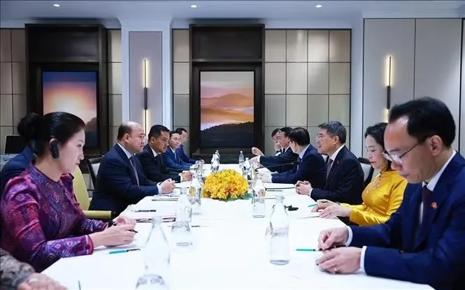 Thủ tướng Lê Minh Hưng tiếp Phó Thủ tướng, Chủ tịch Hội Liên hiệp thanh niên Campuchia Hun Many. Ảnh: Dương Giang/TTXVN