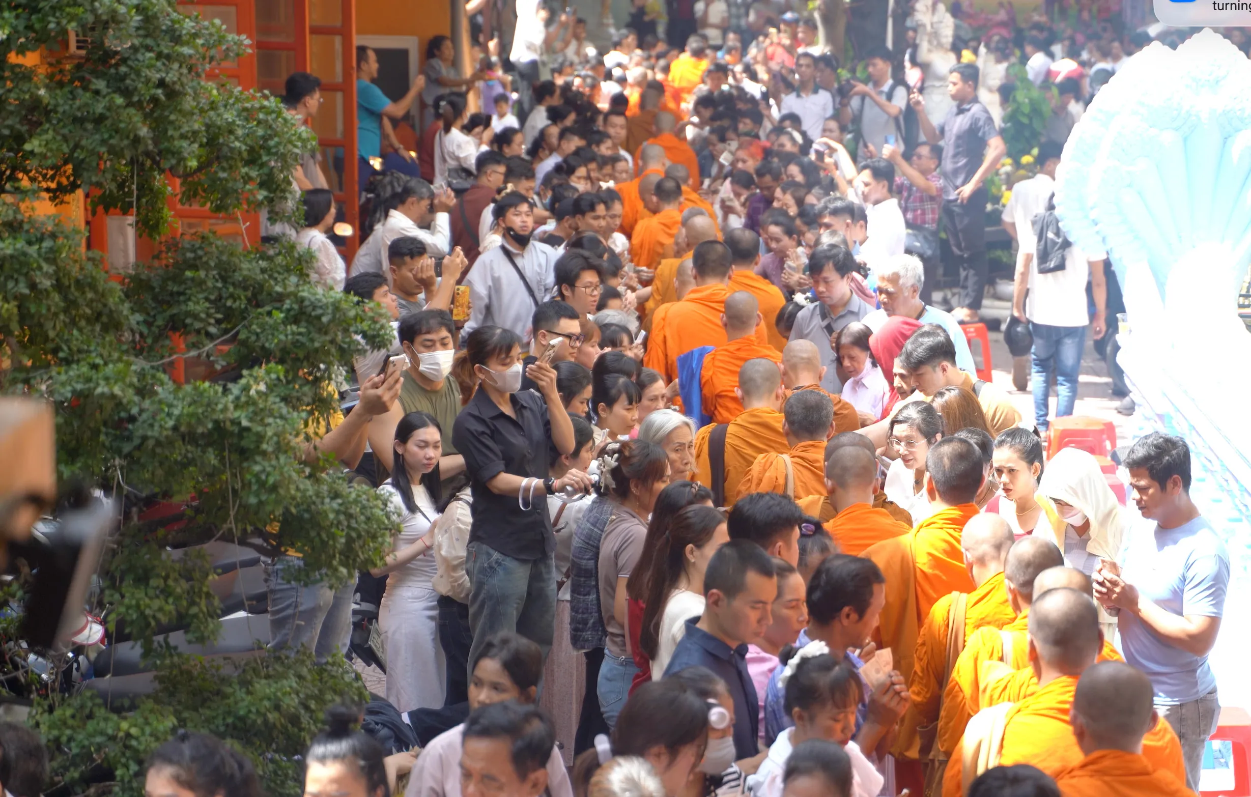 cúng bát hội