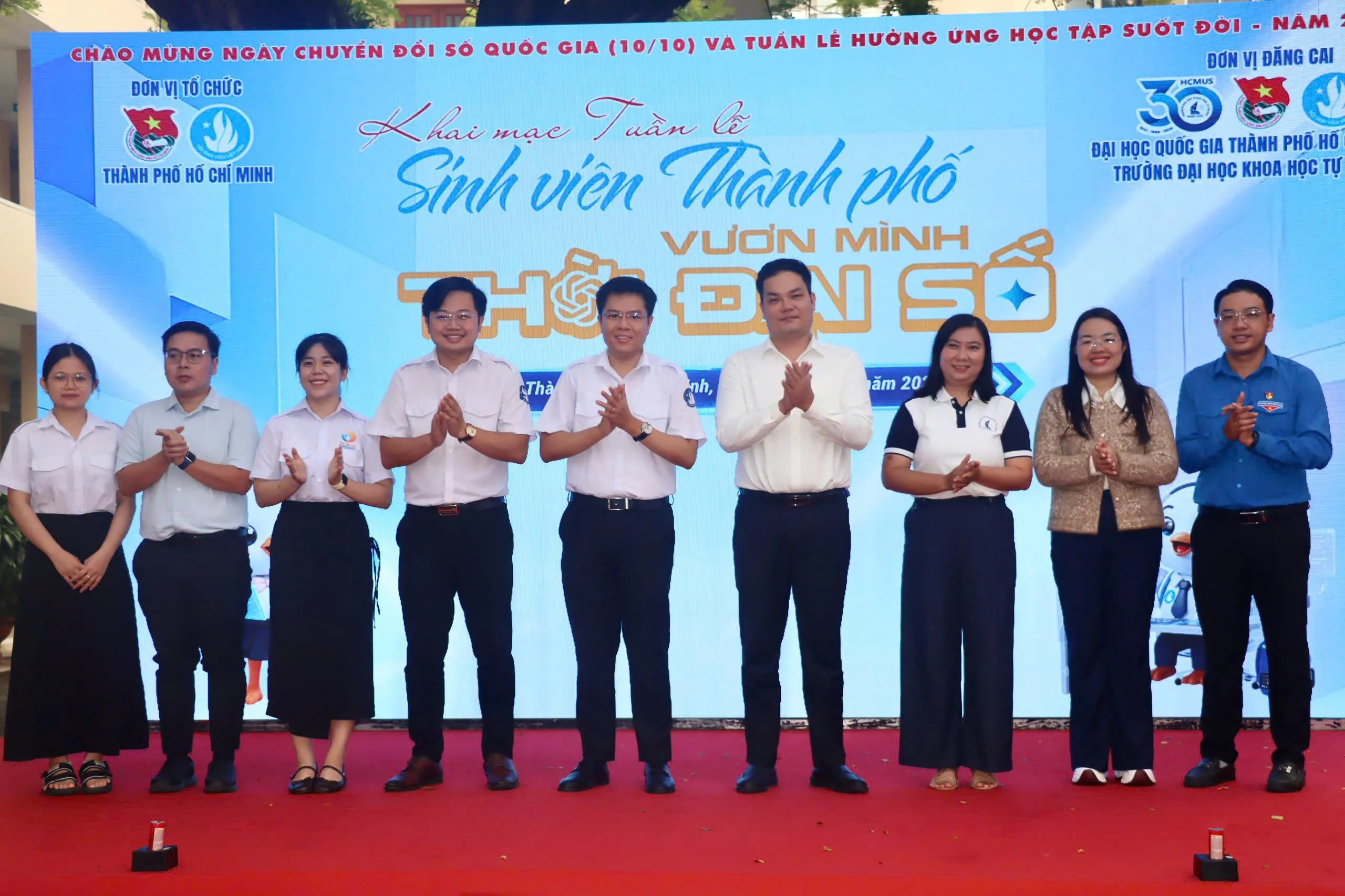 Nghi thức khai mạc chương trình khởi động tuần lễ “Sinh viên thành phố Vươn mình thời đại số” năm 2026 - Ảnh Bá Nam