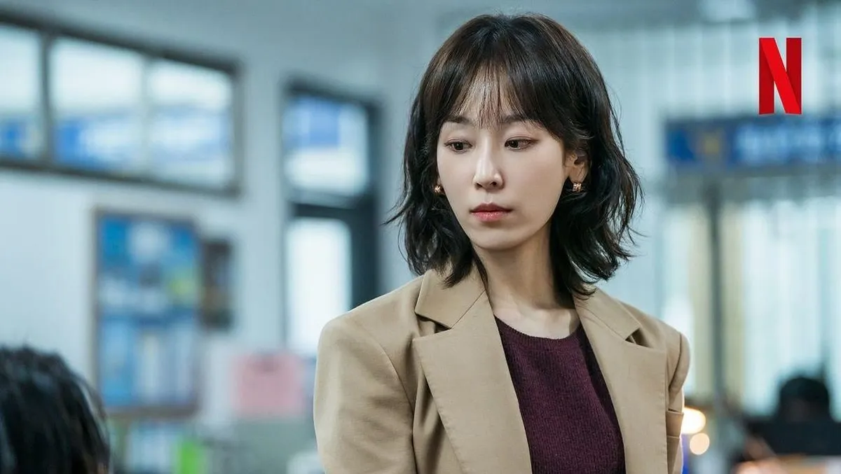 selain-the-trunk-di-netflix-ini-5-drakor-yang-dibintangi-aktris-cantik-seo-hyun-jin