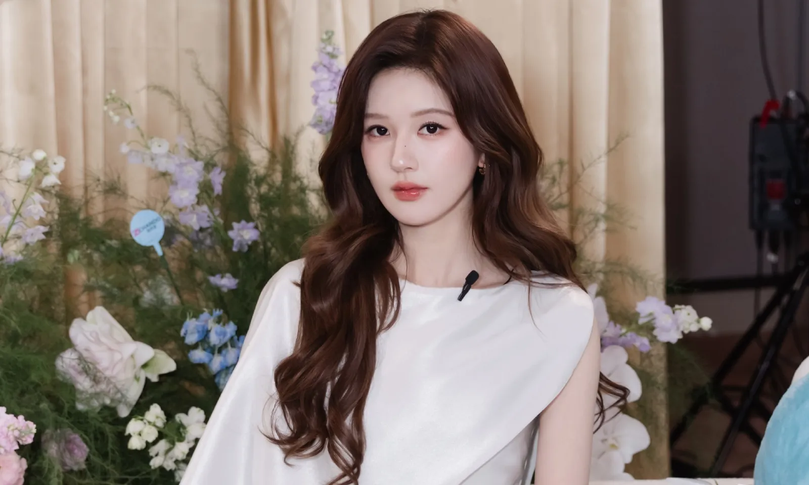 Triệu Lộ Tư bỗng dưng xinh đẹp đến lạ!