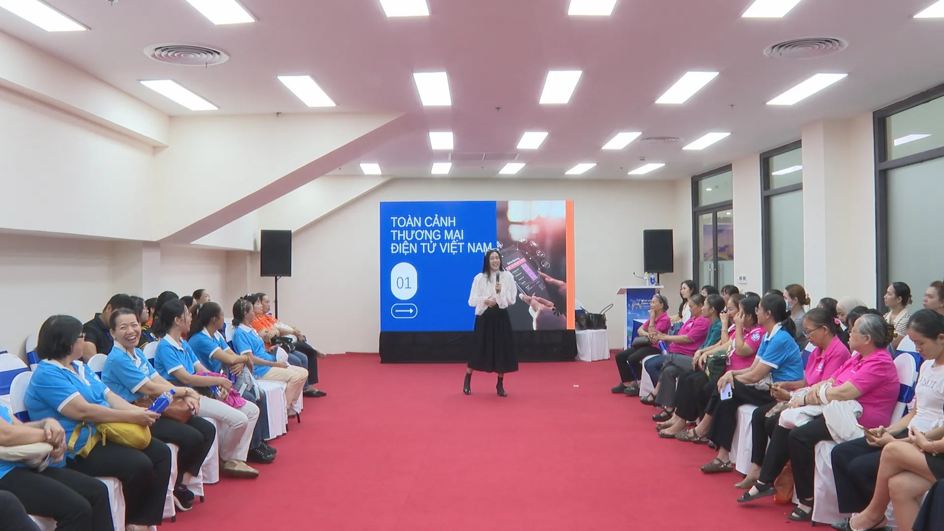 Hội viên tham gia chương trình tập huấn kiến thức về thương mại điện tử và kinh doanh trên nền tảng số