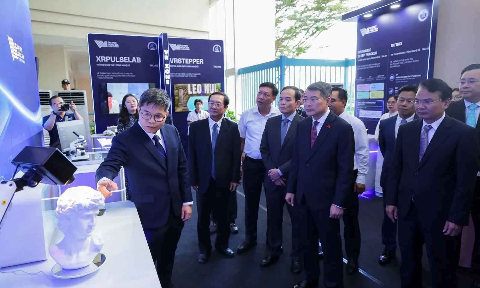 Đại học Quốc gia TPHCM phải từng bước làm chủ công nghệ chiến lược