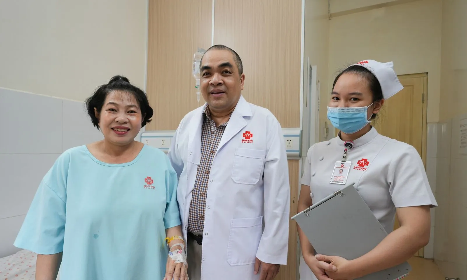 Phẫu thuật bóc tách thành công u buồng trứng khổng lồ dính chặt đại tràng
