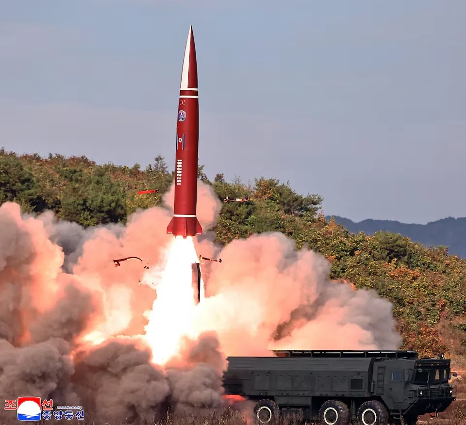 Triều Tiên phóng thử tên lửa đạn đạo chiến thuật hôm 12/10 (Nguồn: Reuters)