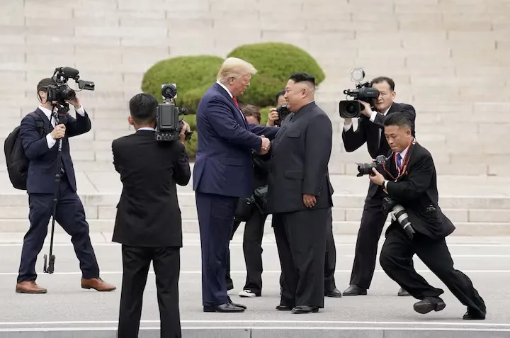 Tổng thống Mỹ Donald Trump gặp lãnh đạo Triều Tiên Kim Jong Un ngày 30/6/2019 (Nguồn: Reuters)