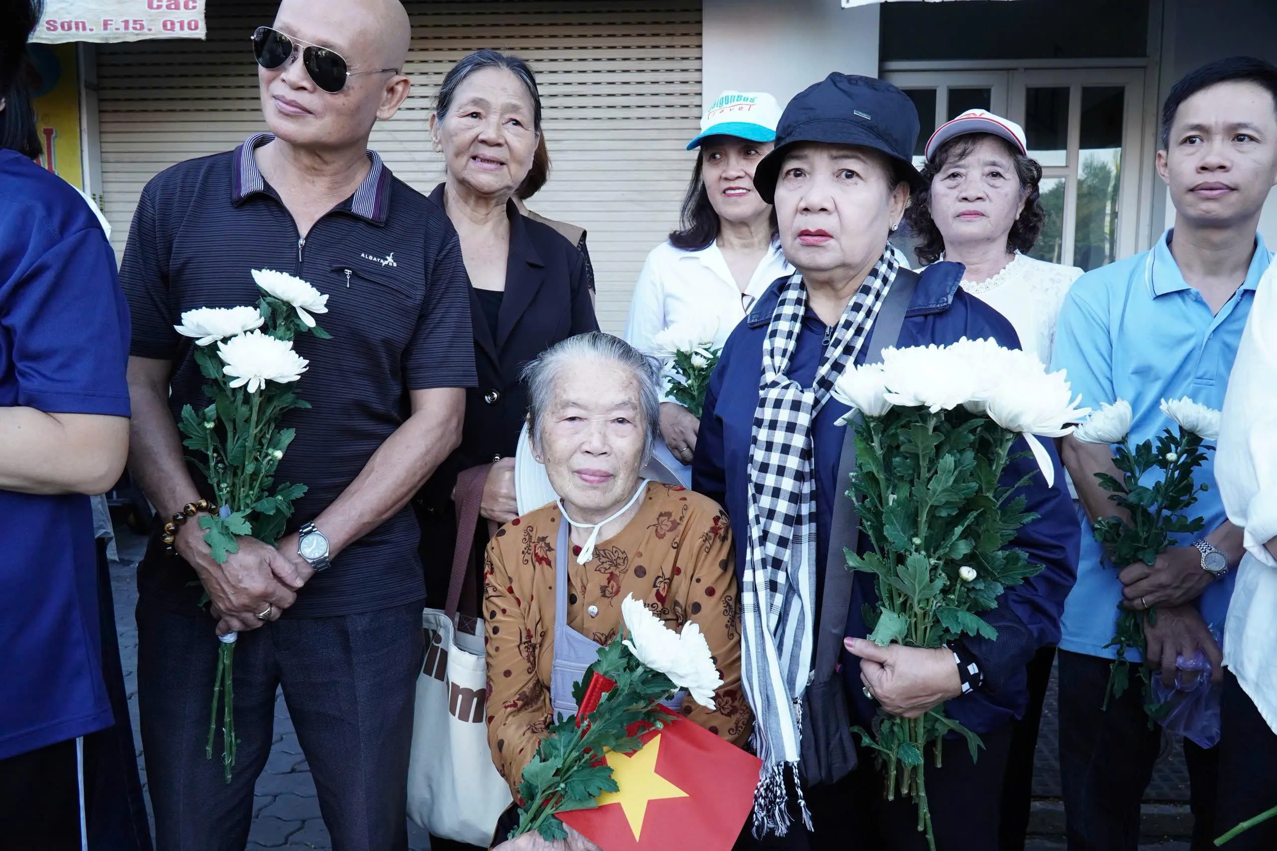 Trực tiếp: Lễ viếng, lễ truy điệu hài cốt liệt sĩ đã anh dũng hy sinh vì độc lập, tự do của Tổ quốc Việt Nam xã hội chủ nghĩa: Ngày hôm nay các Anh đã trở về - Ảnh 9.