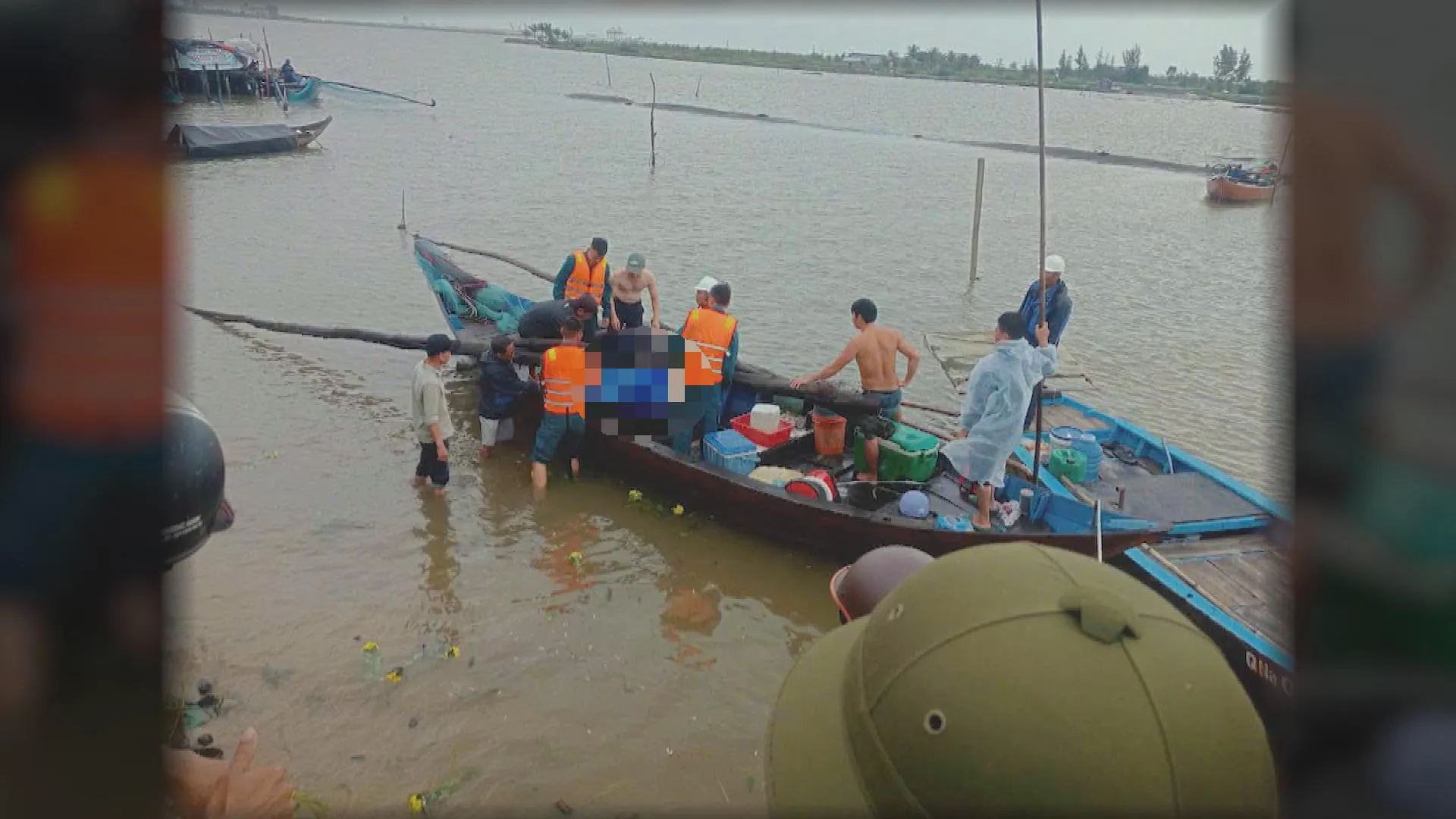 Đà Nẵng: liên tiếp xảy ra sét đánh trên sông Trường Giang, 2 người tử vong | 60 Giây Sáng ngày 14/10/2026 - Ảnh 1.