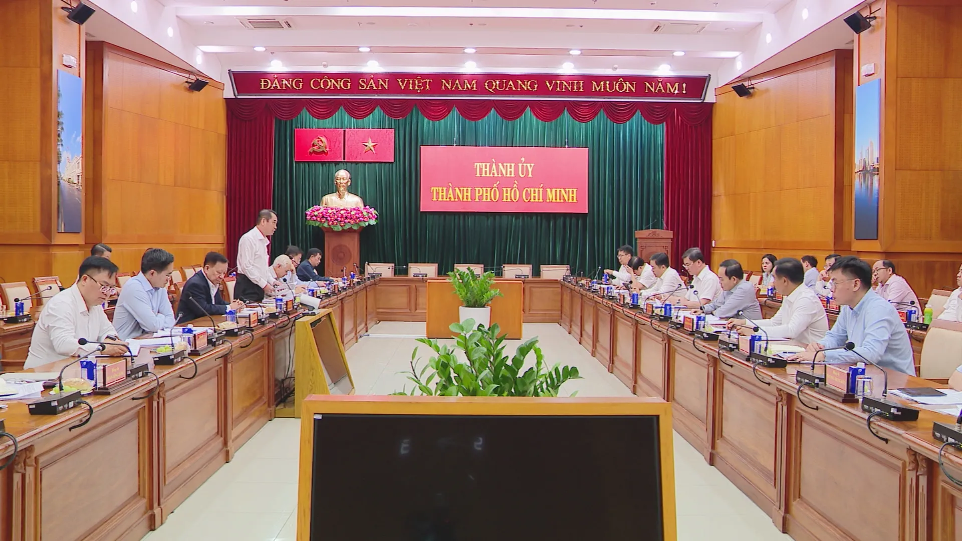 Bí thư Thành ủy TP. Hồ Chí Minh Trần Lưu Quang làm việc với tập đoàn Becamex - Ảnh 1.
