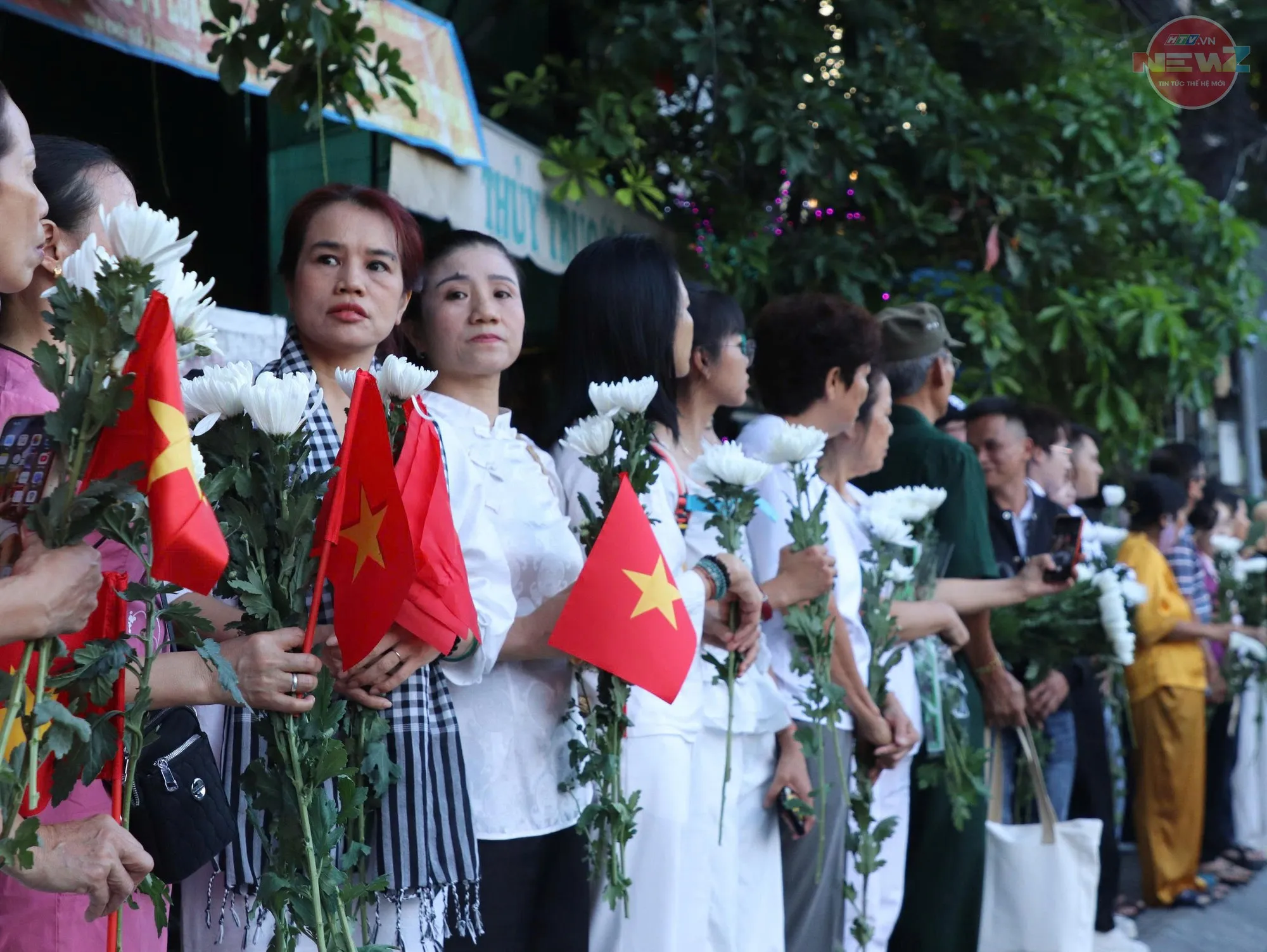 Trực tiếp: Lễ viếng, lễ truy điệu hài cốt liệt sĩ đã anh dũng hy sinh vì độc lập, tự do của Tổ quốc Việt Nam xã hội chủ nghĩa: Ngày hôm nay các Anh đã trở về - Ảnh 5.