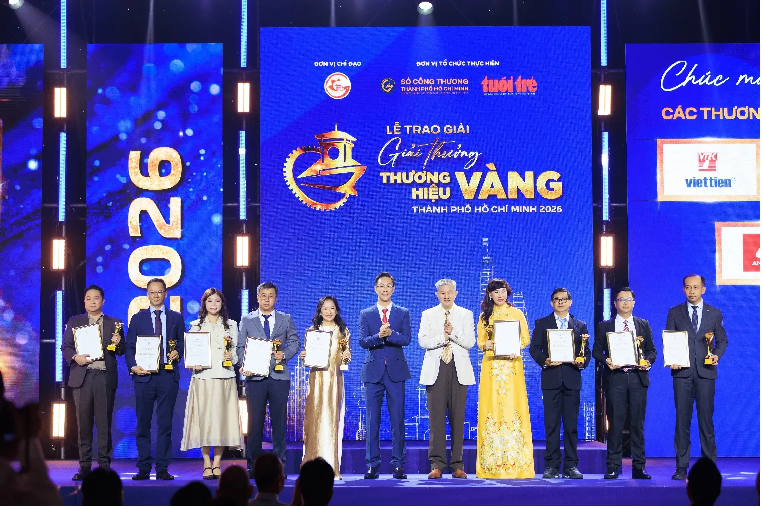 Biti_s-tự-hào-đạt-giải-thưởng-Thương-Hiệu-Vàng-TP.HCM-lần-thứ-6-rezise