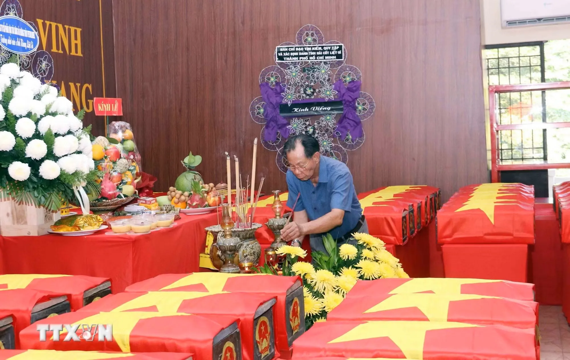 chien-dich-500-ngay-dem-nguoi-tinh-nguyen-vien-tuoi-82-va-hanh-trinh-gan-nua-the-ky-di-tim-dong-doi-8893506