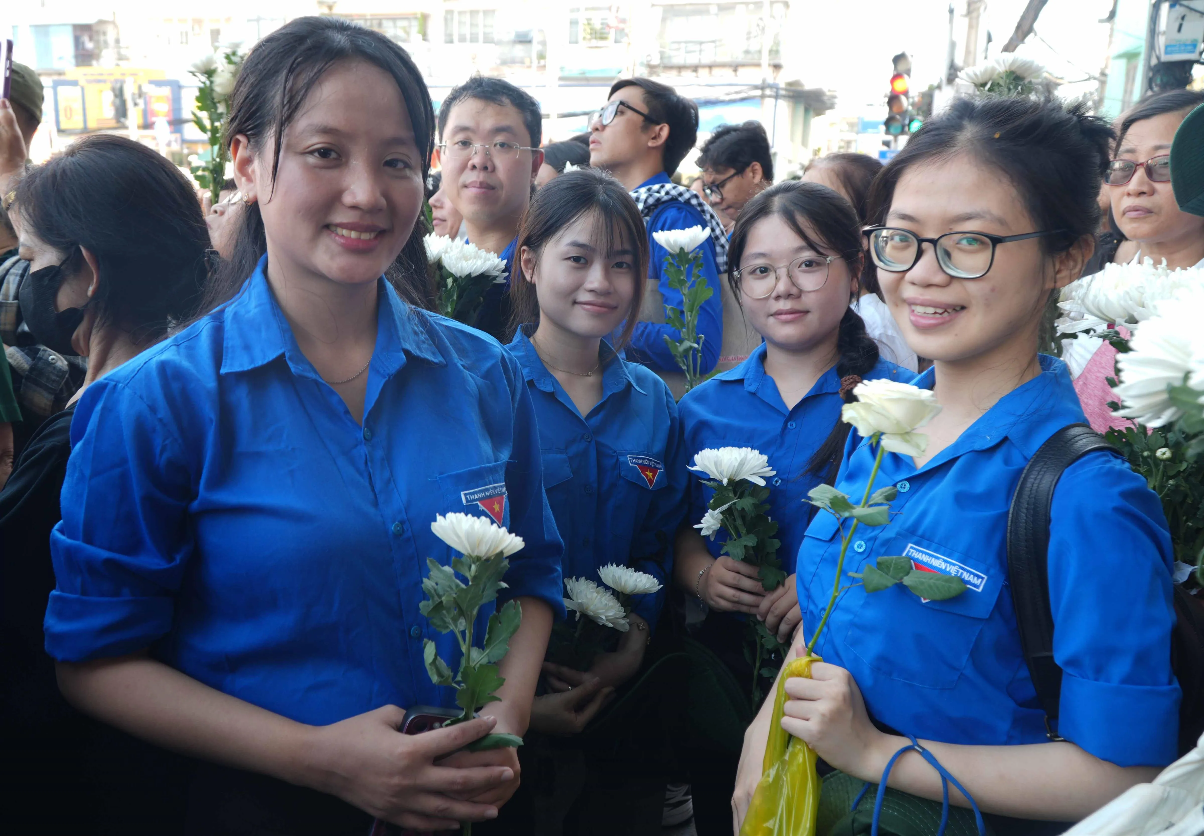 Em Liễu bên trái