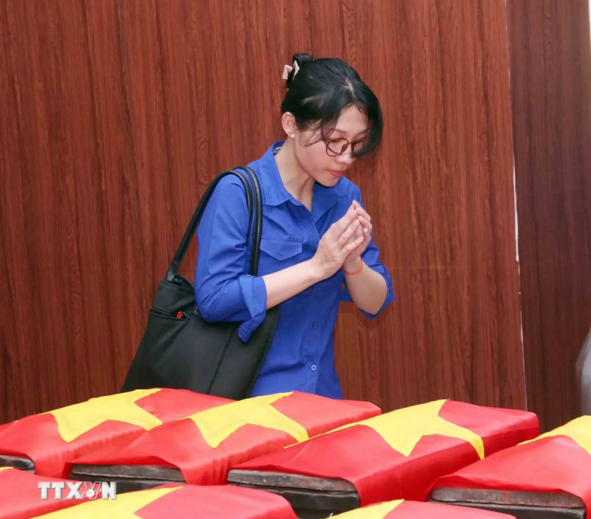ttxvn_chien-dich-500-ngay-dem-nguoi-dan-thanh-pho-ho-chi-minh-tim-ve-coi-nguon-voi-su-tri-an-8903844-1.jpg