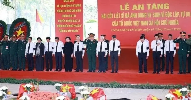 Thủ tướng dự Lễ an táng hài cốt liệt sĩ tại Nghĩa trang liệt sĩ Thành phố Hồ Chí Minh