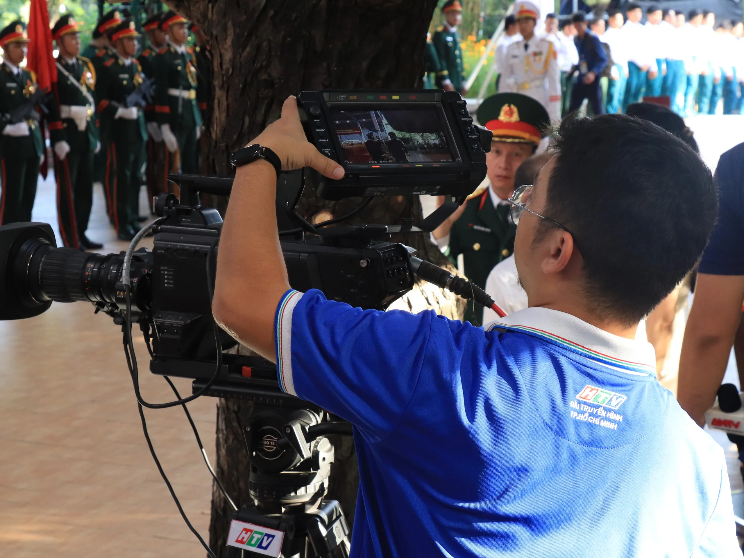 Ekip HTV hoàn thành chương trình truyền hình trực tiếp lễ truy điệu 731 hài cốt liệt sĩ - Ảnh 35.