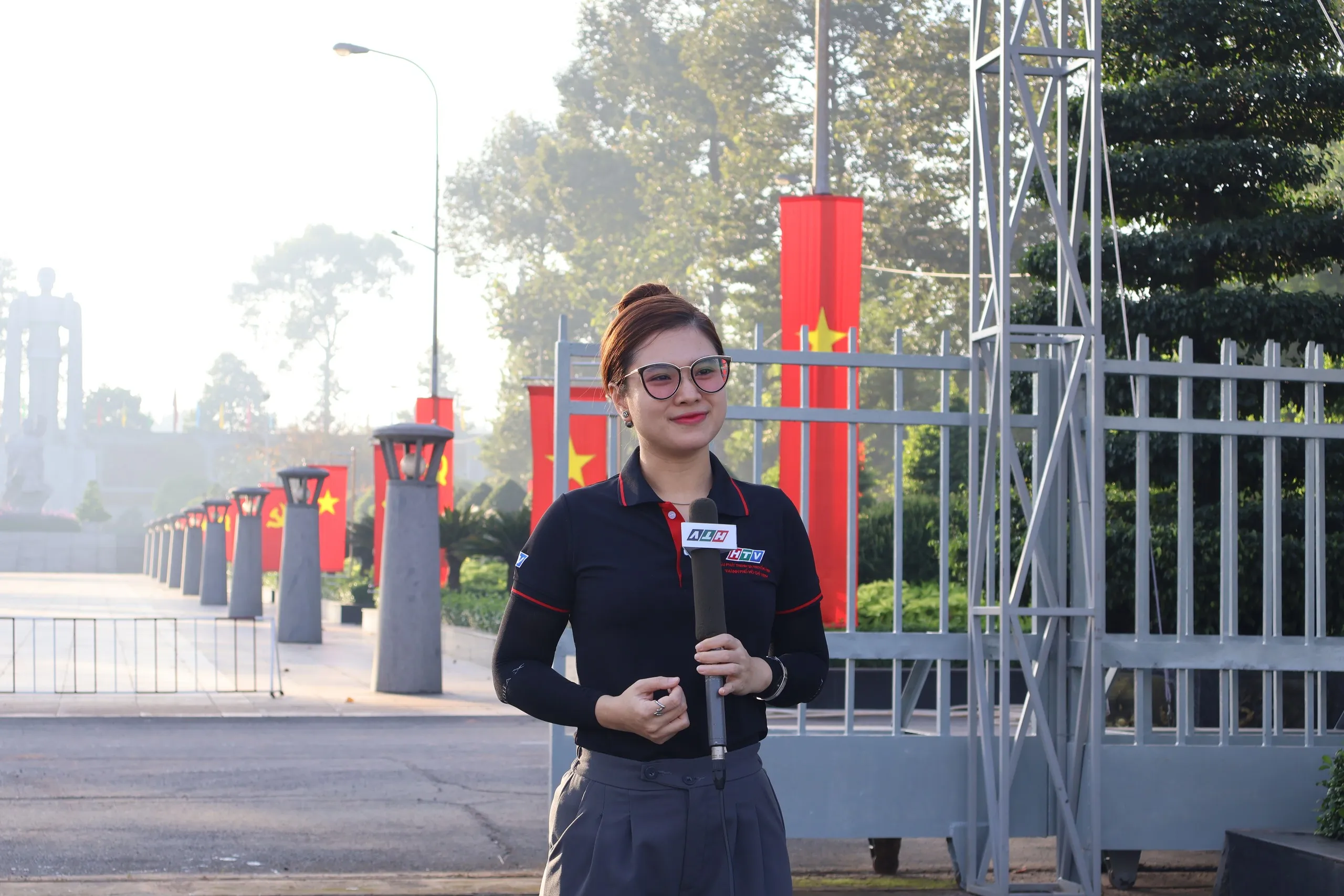 Ekip HTV hoàn thành chương trình truyền hình trực tiếp lễ truy điệu 731 hài cốt liệt sĩ - Ảnh 13.