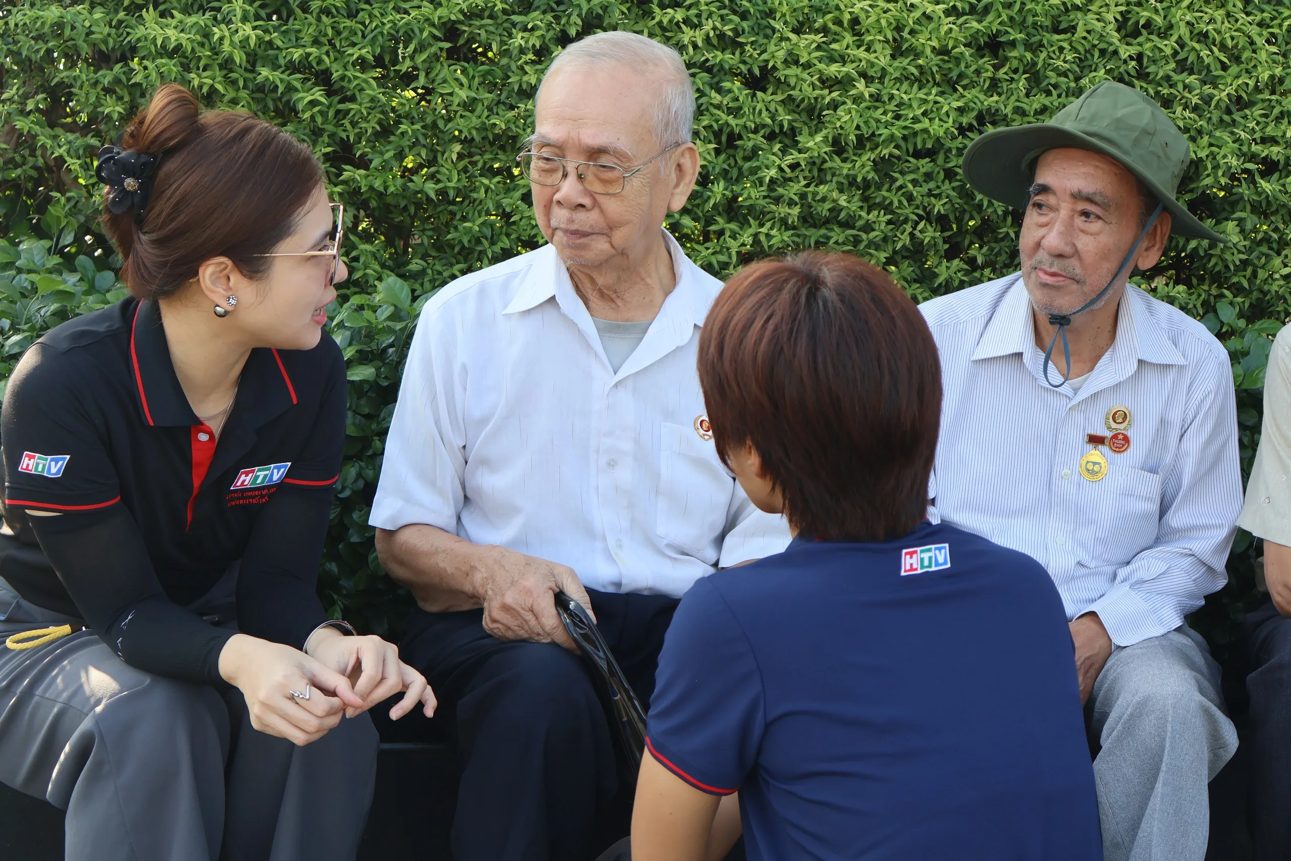 Ekip HTV hoàn thành chương trình truyền hình trực tiếp lễ truy điệu 731 hài cốt liệt sĩ - Ảnh 11.