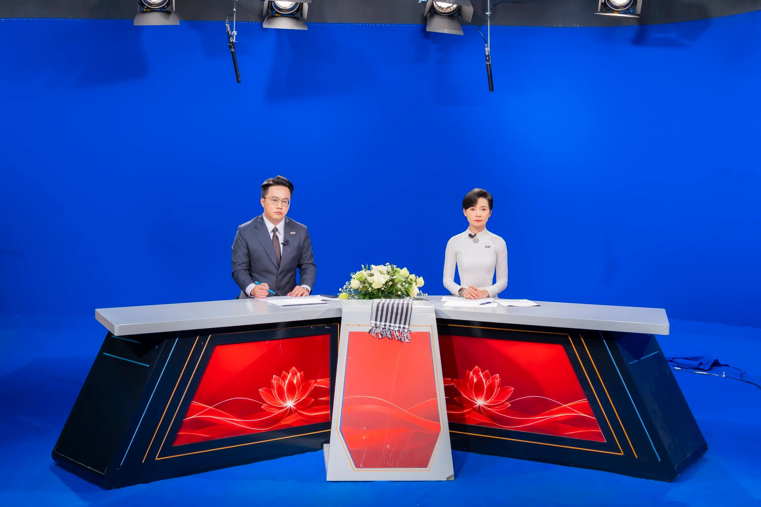 Ekip HTV hoàn thành chương trình truyền hình trực tiếp lễ truy điệu 731 hài cốt liệt sĩ - Ảnh 26.