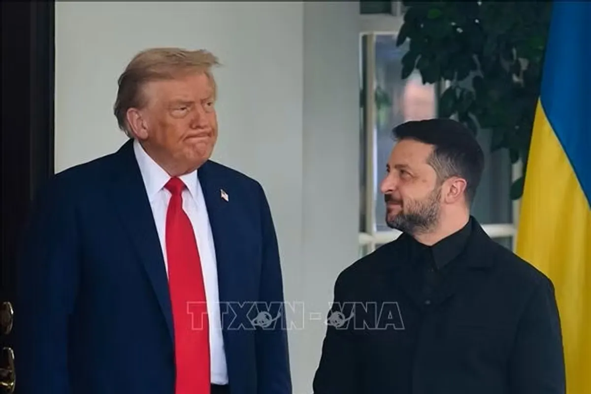Tổng thống Mỹ Donald Trump (trái) và Tổng thống Ukraine Volodymyr Zelensky tại cuộc gặp ở Washington, D.C., ngày 18-8-2025 - Ảnh THX TTXVN phát