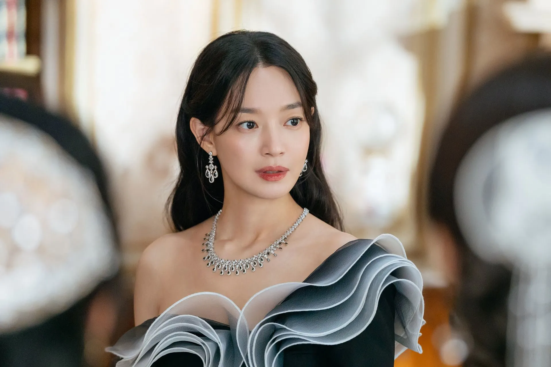 Shin Min Ah vai Navier