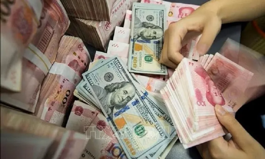 Tỷ giá ngoại tệ ngày 15/10: USD bán ra vượt 26.000 đồng