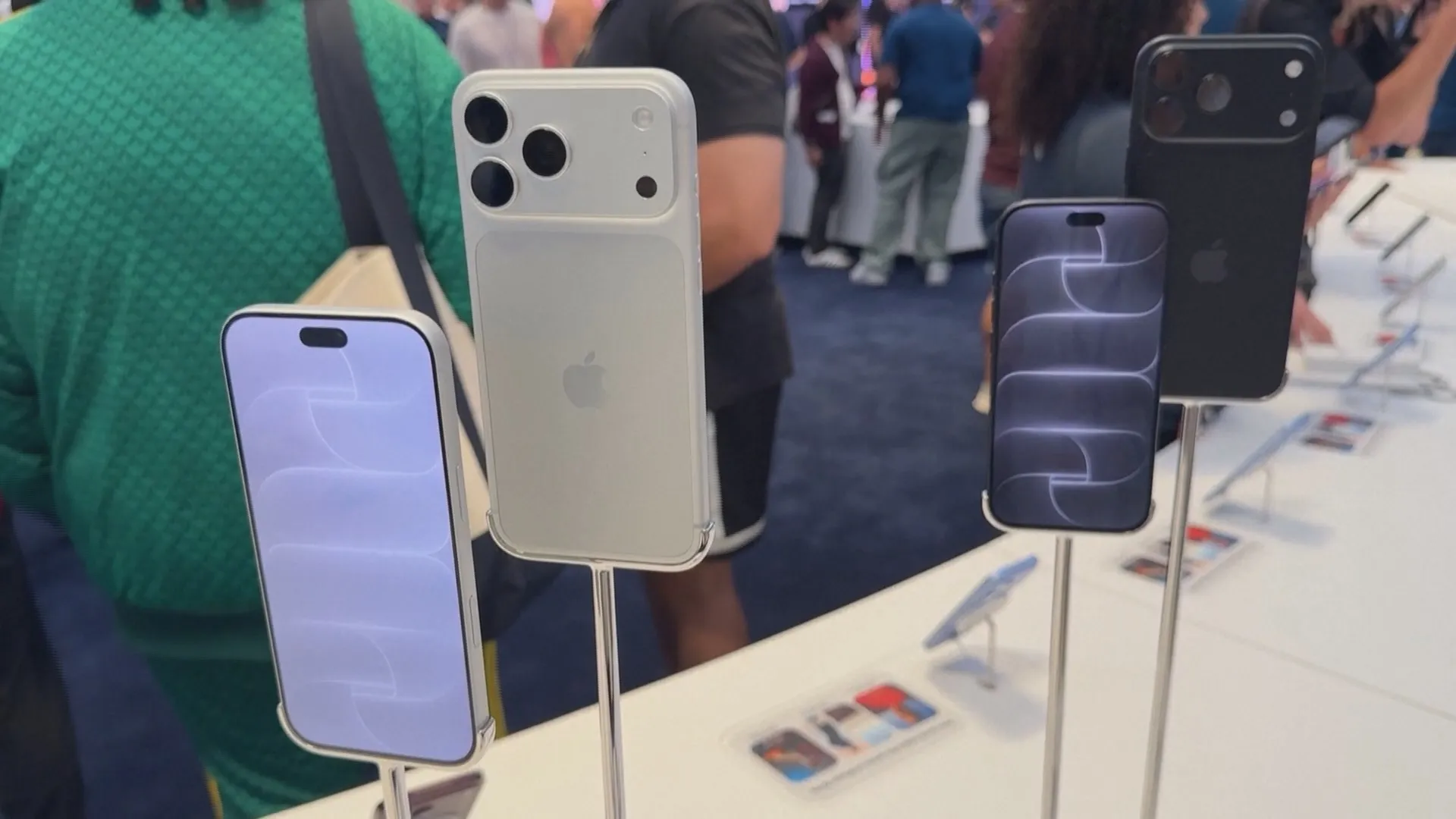Vốn hóa Apple vượt 5.000 tỷ USD, lập kỷ lục đóng cửa - Ảnh 4.