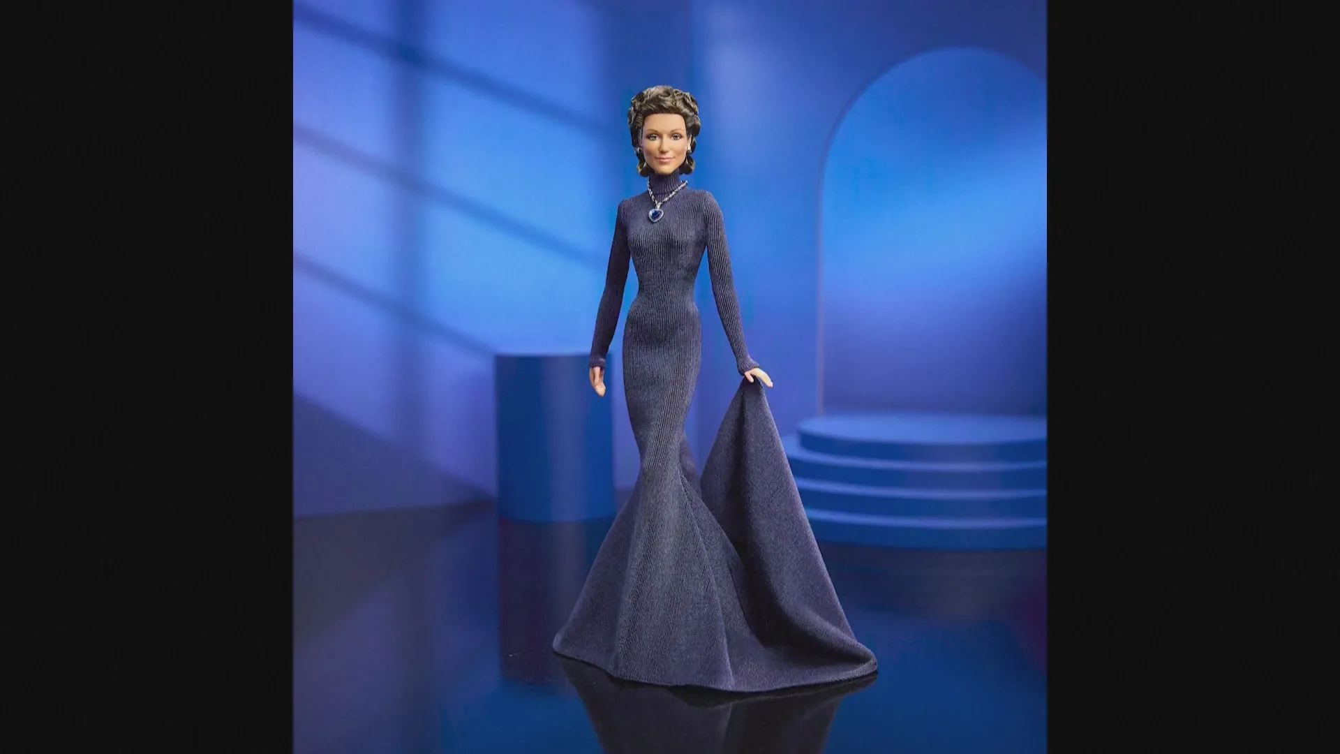 Barbie Céline Dion tái hiện màn trình diễn Oscar 1998- Ảnh 1.