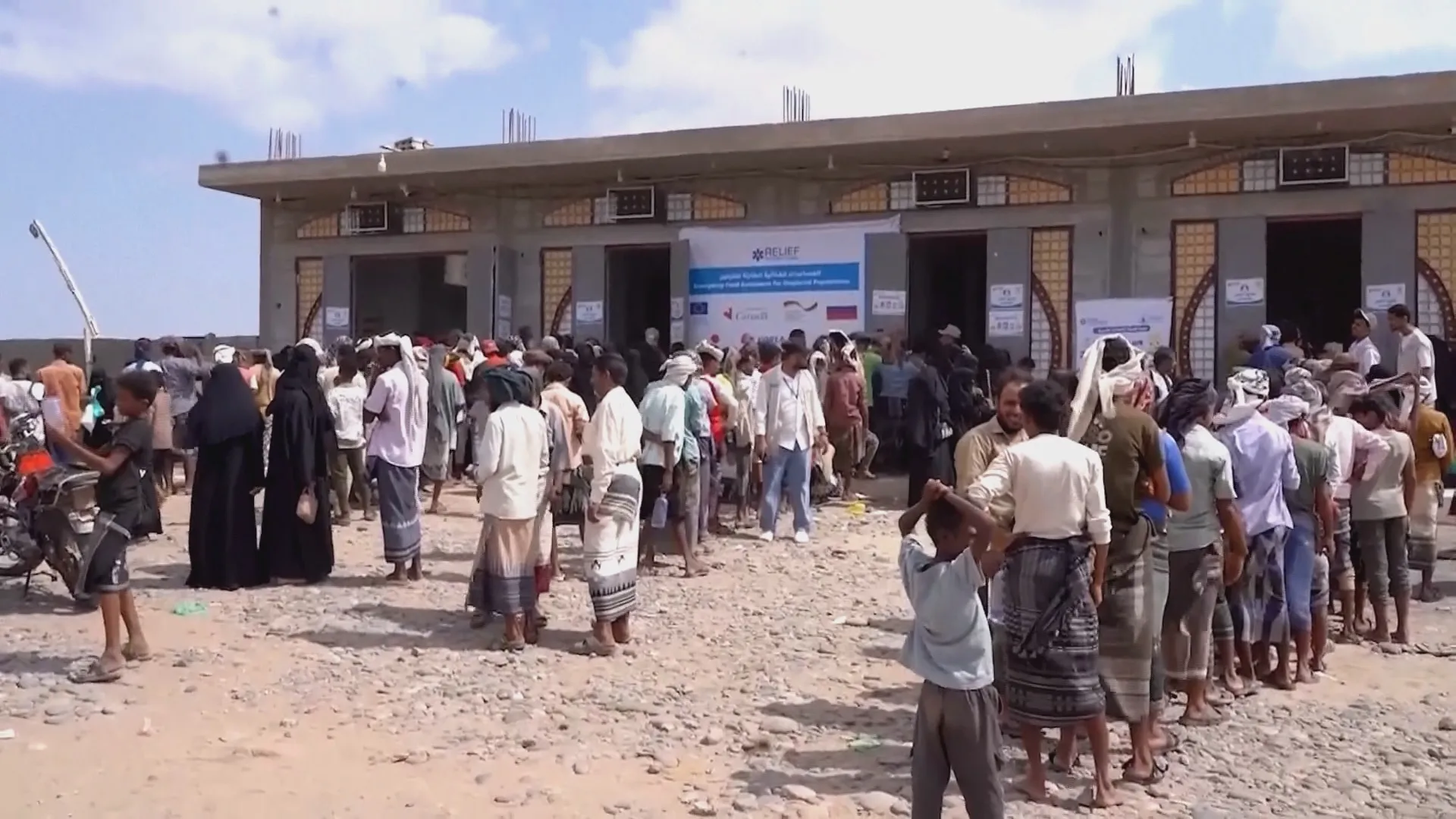 Khủng hoảng nhân đạo Yemen: Người dân ngủ trong cơn đói - Ảnh 1.