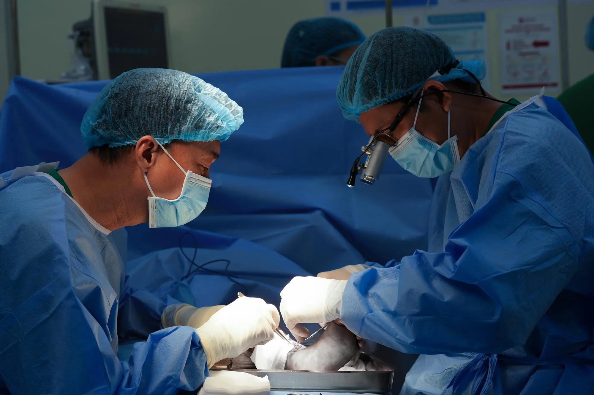Bs Tài phẫu thuật