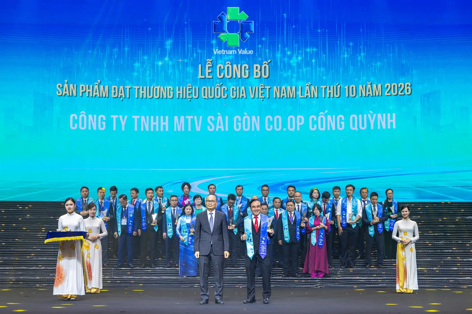Giải thưởng cao quý này là sự nỗ lực và tận tâm của toàn thể cán bộ nhân viên Saigon Co.op đã kế thừa và hun đúc tạo nên thương hiệu siêu thị quốc dân.jpg