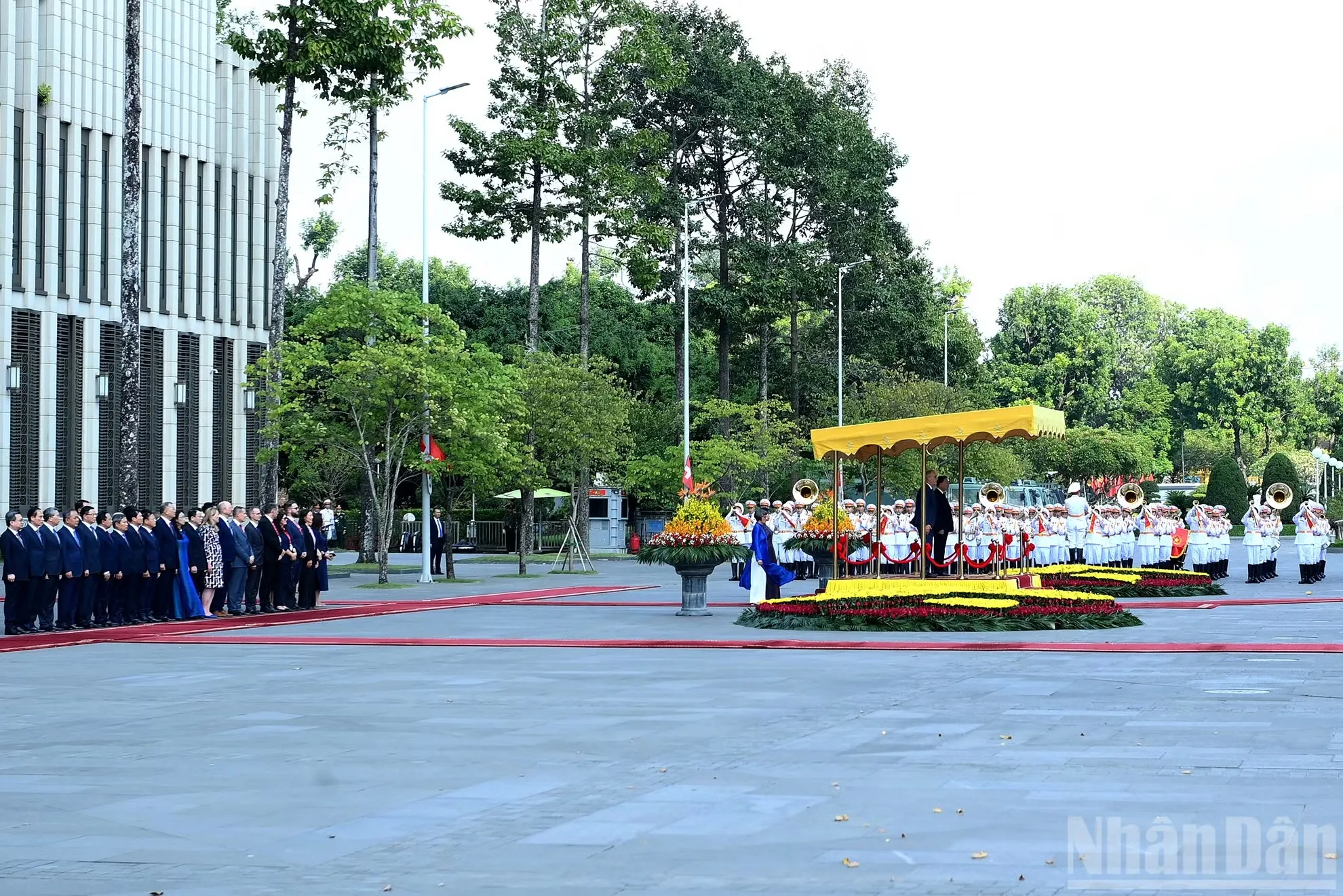 Quang cảnh Lễ đón Tổng thống Liên bang Thụy Sĩ Guy Parmelin và Phu nhân Caroline Parmelin thăm chính thức Việt Nam - Ảnh: Đăng Khoa - Nhân Dân