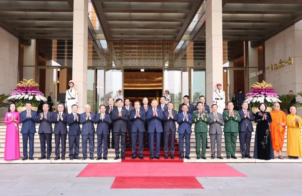 Tổng Bí thư, Chủ tịch nước Tô Lâm cùng các đồng chí lãnh đạo Đảng, Nhà nước và các đại biểu tới Nhà Quốc hội dự phiên khai mạc kỳ họp thứ 2, Quốc hội khóa XVI, sáng 17/10 - Ảnh: Quang Phúc - SGGP