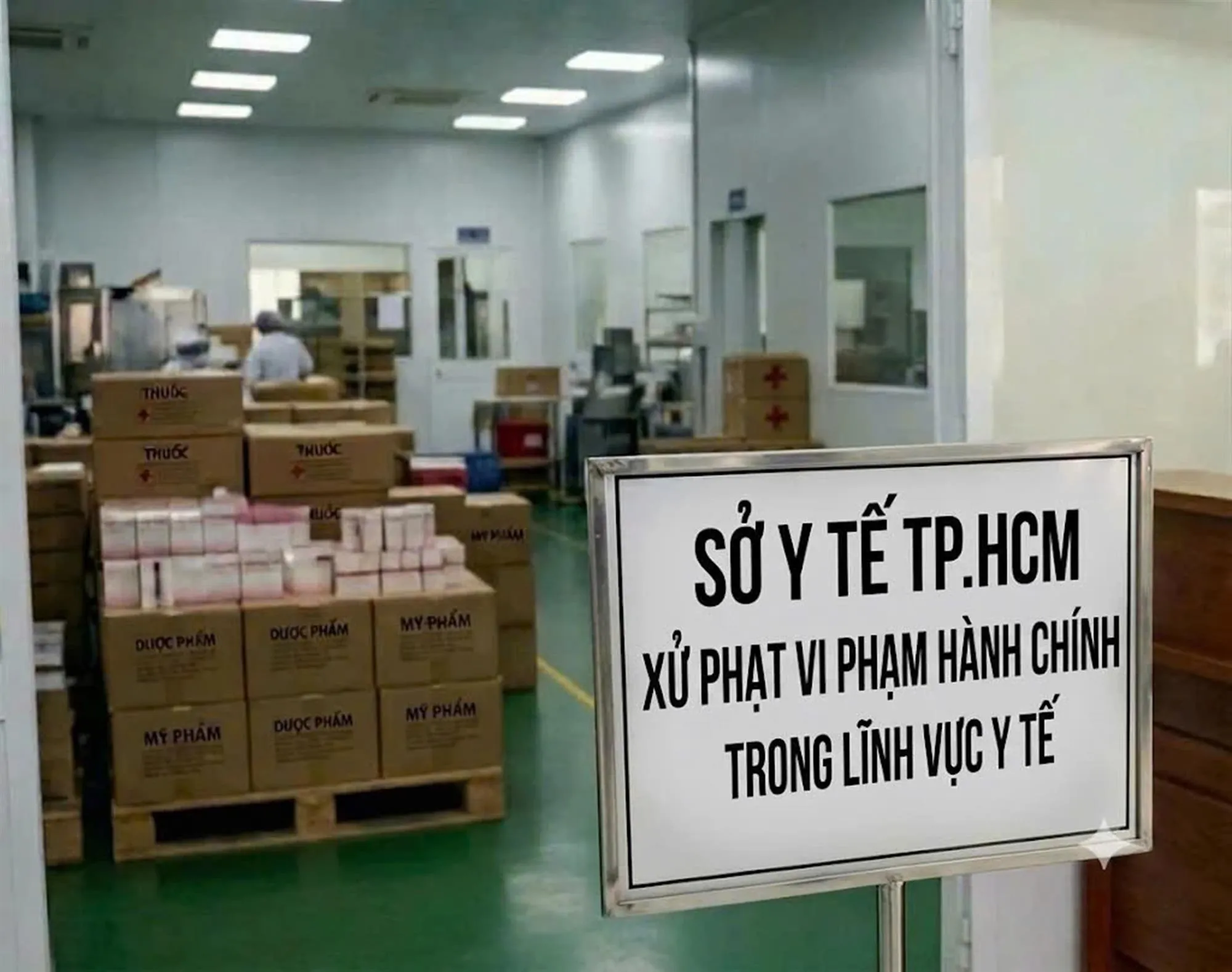 TP. Hồ Chí Minh xử phạt nhiều cơ sở vi phạm khám chữa bệnh, mỹ phẩm, dược phẩm - Ảnh: AI - Thanh Niên