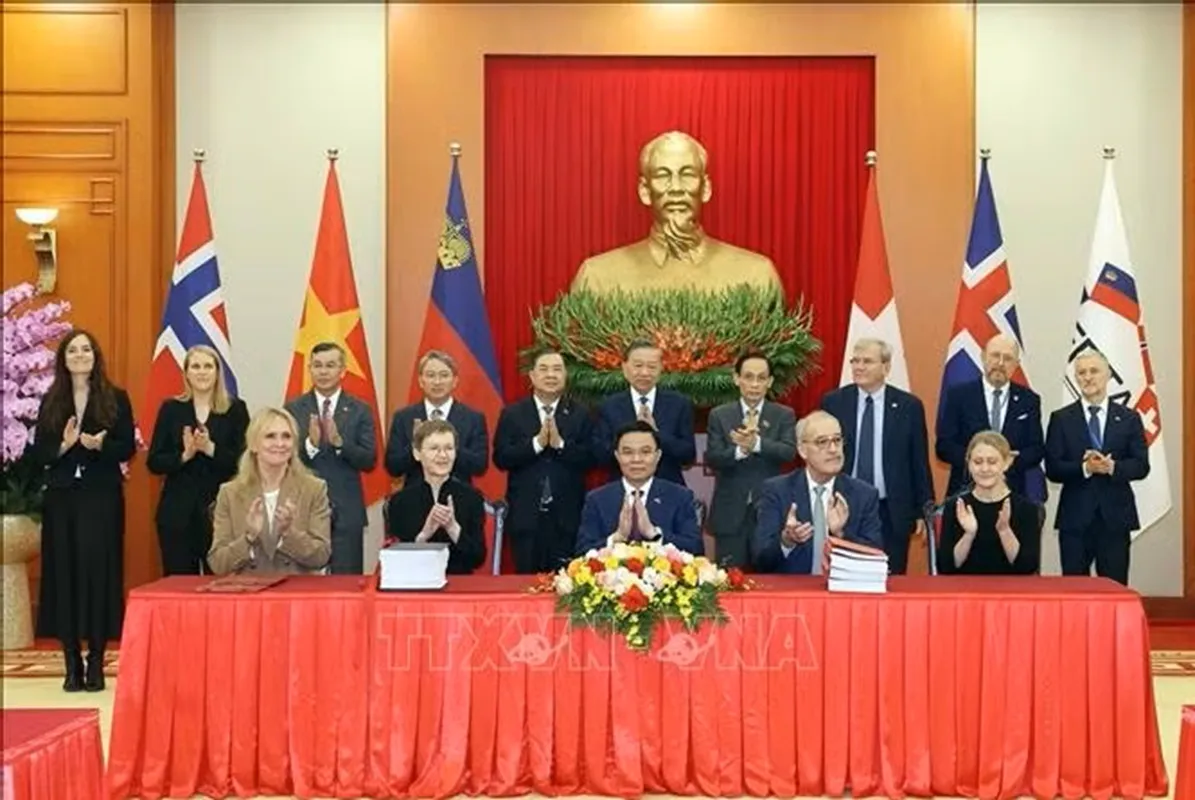 Tổng Bí thư, Chủ tịch nước Tô Lâm và các đại biểu chứng kiến Lễ ký kết Hiệp định Thương mại tự do Việt Nam - EFTA (VEFTA) - Ảnh Thống Nhất TTXVN-h2