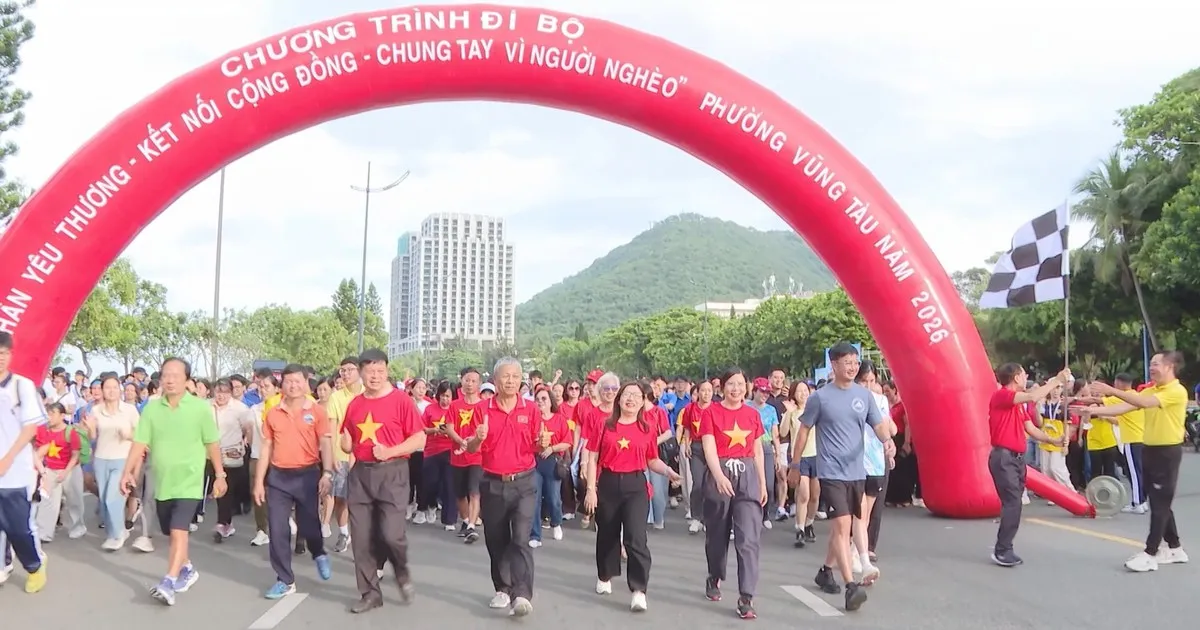 2.500 người tham gia chương trình đi bộ “Bước chân yêu thương” tại phường Vũng Tàu