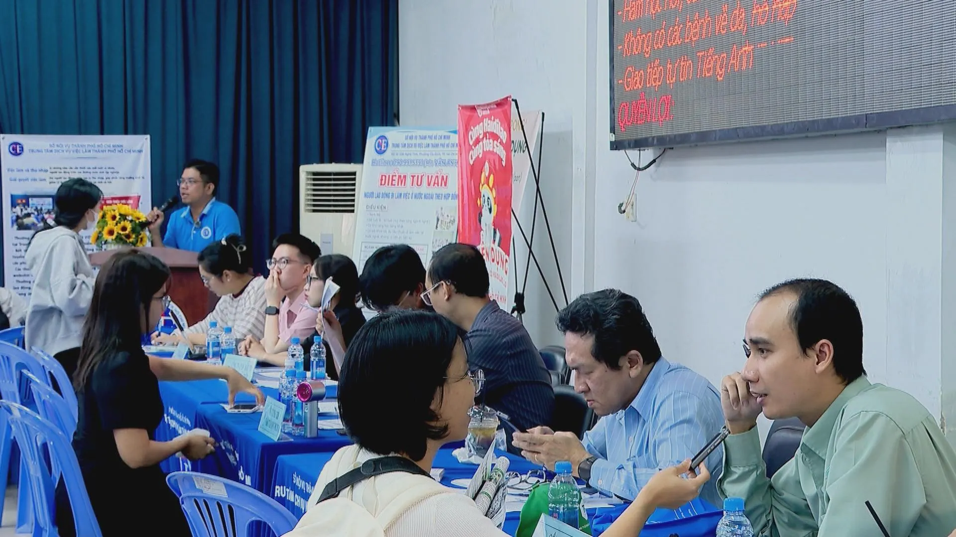 Hơn 16.500 vị trí việc làm được tuyển dụng tại phiên giao dịch việc làm TP. Hồ Chí Minh
