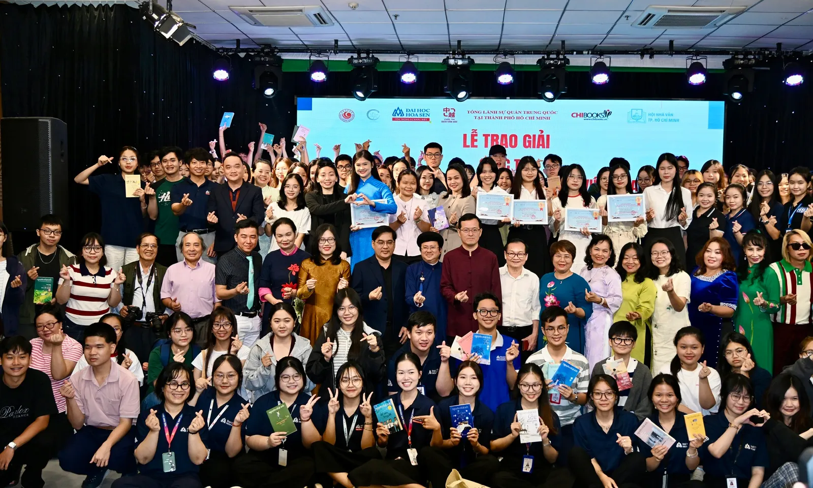 Gần 1.300 sinh viên Việt - Trung tranh tài tại Cuộc thi dịch văn học