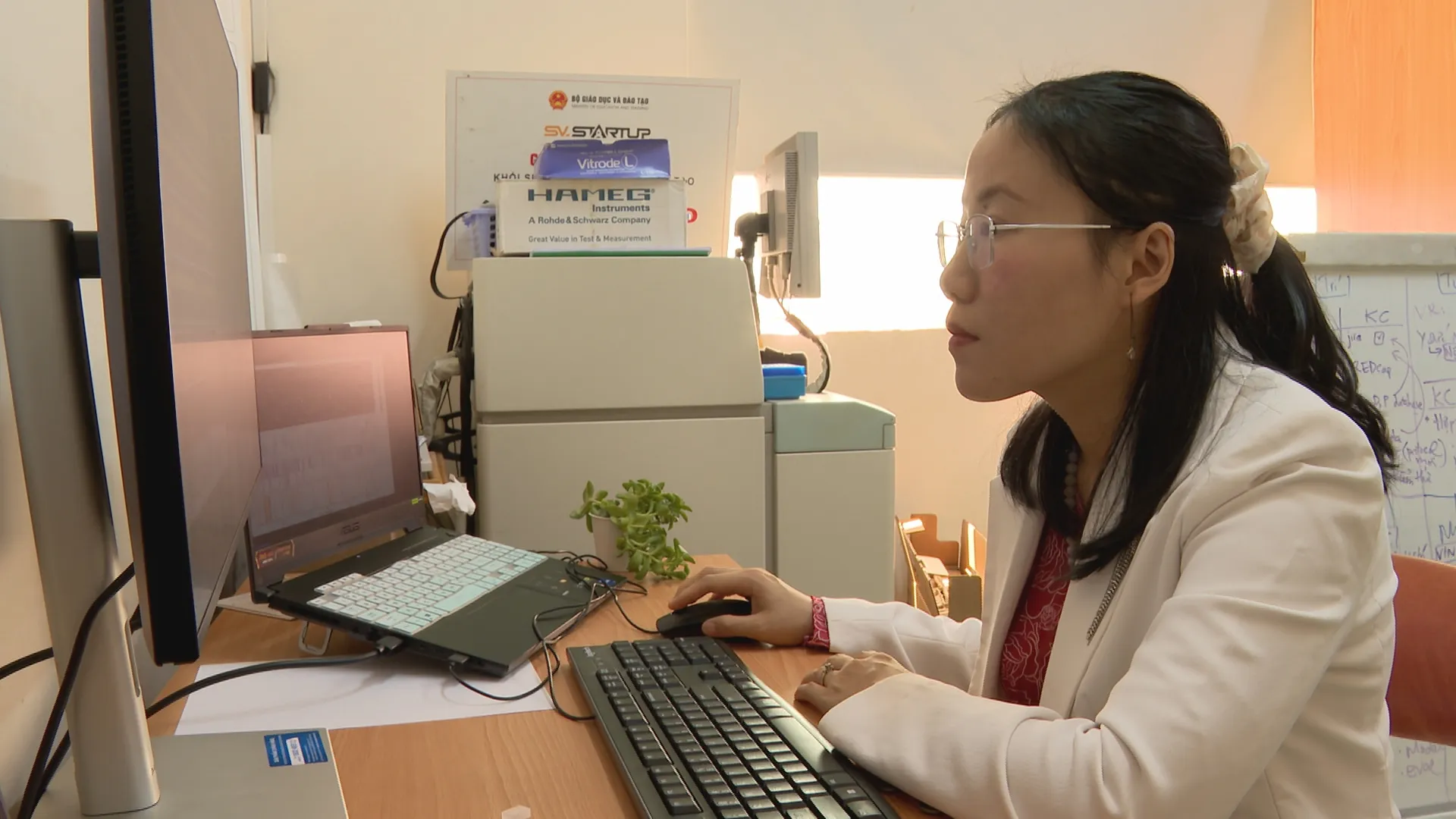 PGS.TS Hà Thị Thanh Hương (Trưởng bộ môn Kỹ thuật Mô và Y học Tái tạo, ĐH Quốc tế - ĐHQG TP. Hồ Chí Minh) và nhóm nghiên cứu đang tập trung ứng dụng trí tuệ nhân tạo vào công nghệ y sinh để hỗ trợ chẩn đoán các bệnh lý thần kinh