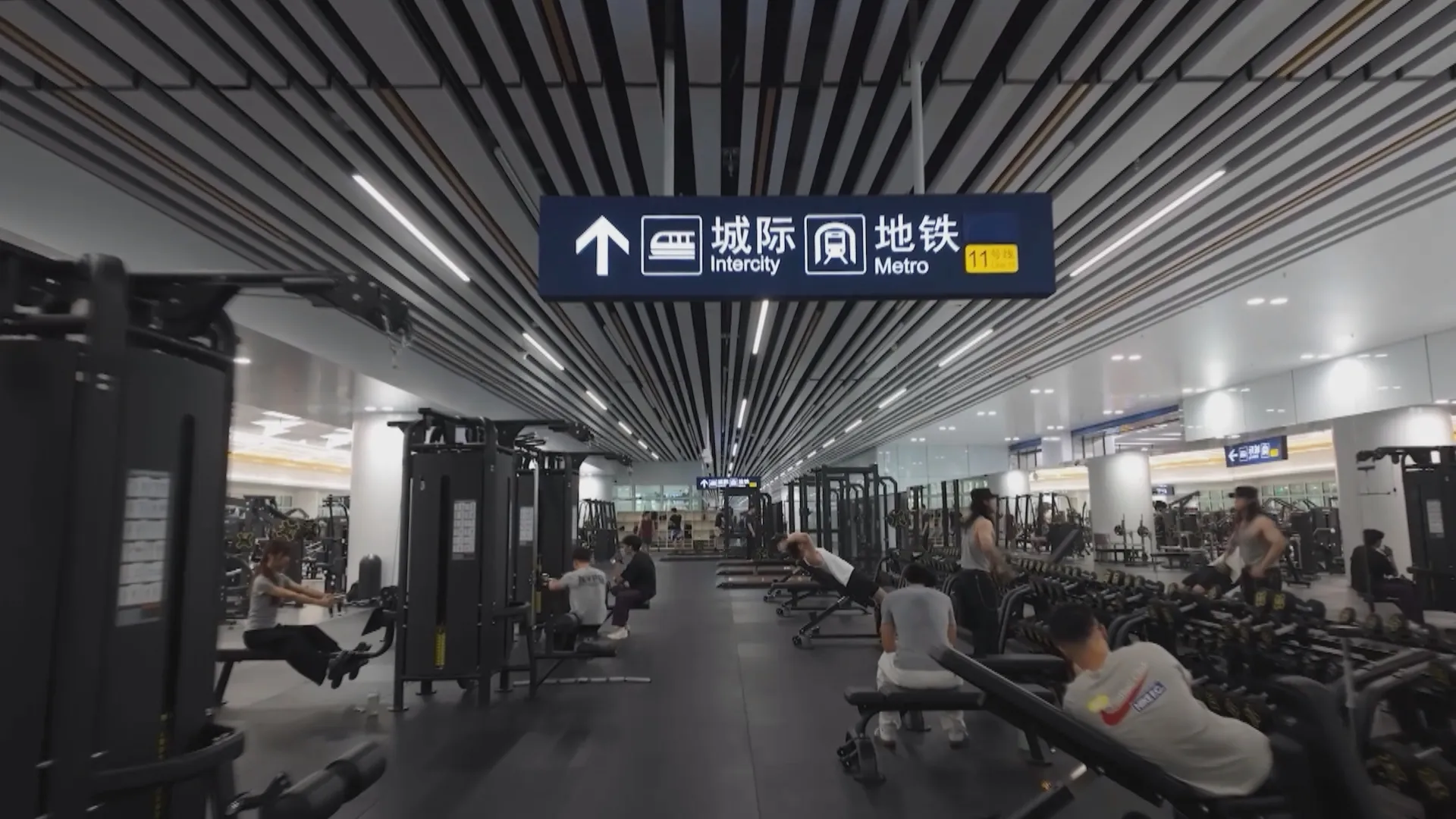 Mô hình thể thao ngay tại ga tàu điện ngầm giúp người dân tối ưu thời gian, tạo điều kiện để mọi người vận động nhiều hơn