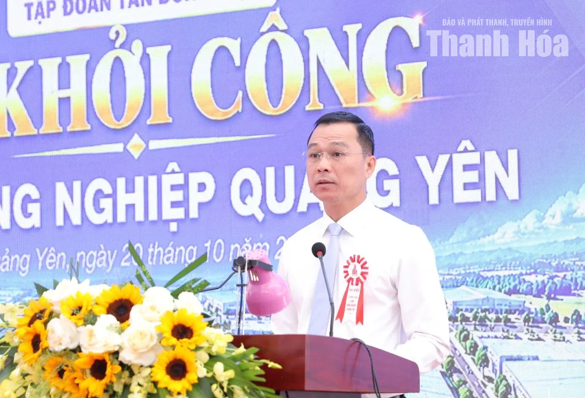 Chủ tịch UBND tỉnh Tô Anh Dũng phát biểu tại buổi lễ.