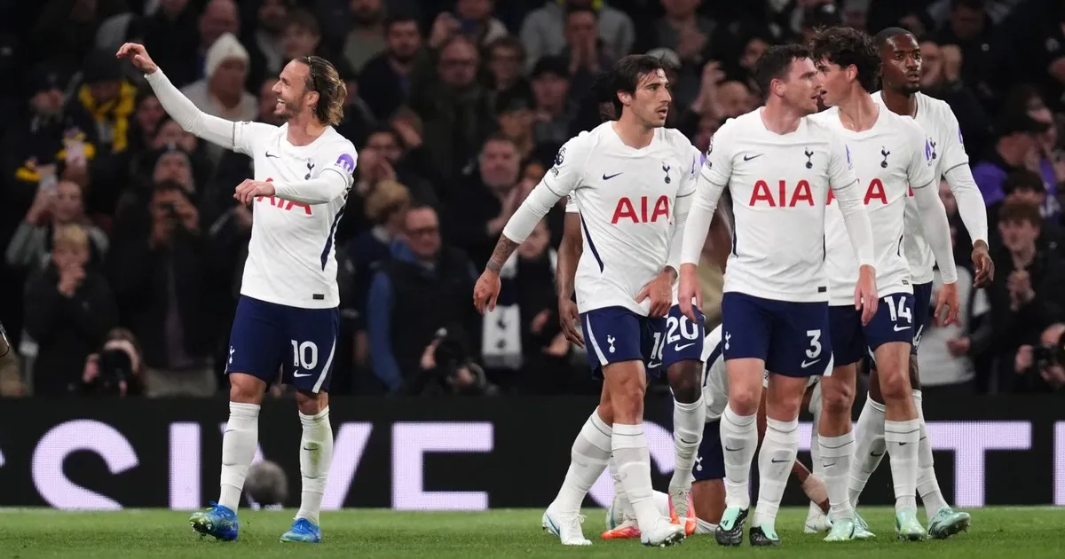 James Maddison trở lại ấn tượng, Tottenham chấm dứt chuỗi trận không thắng | Ngoại hạng Anh