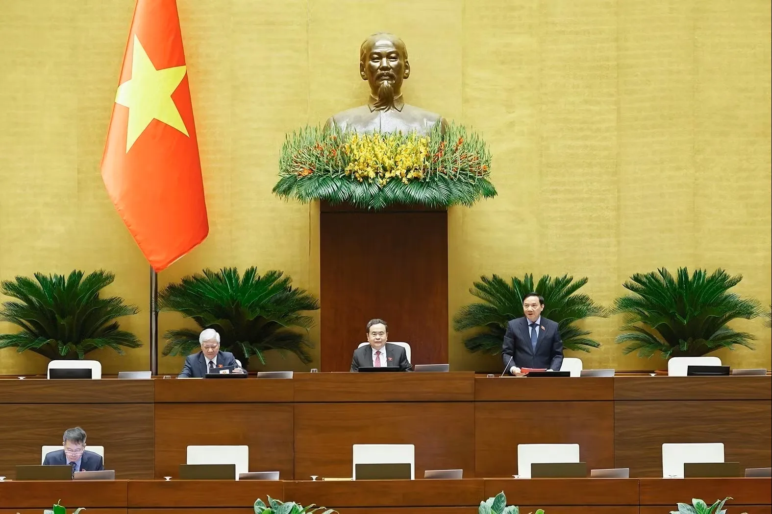Phó Chủ tịch Quốc hội Nguyễn Khắc Định phát biểu trong phiên họp sáng 19/10/2026 (Ảnh: Doãn Tấn/TTXVN)