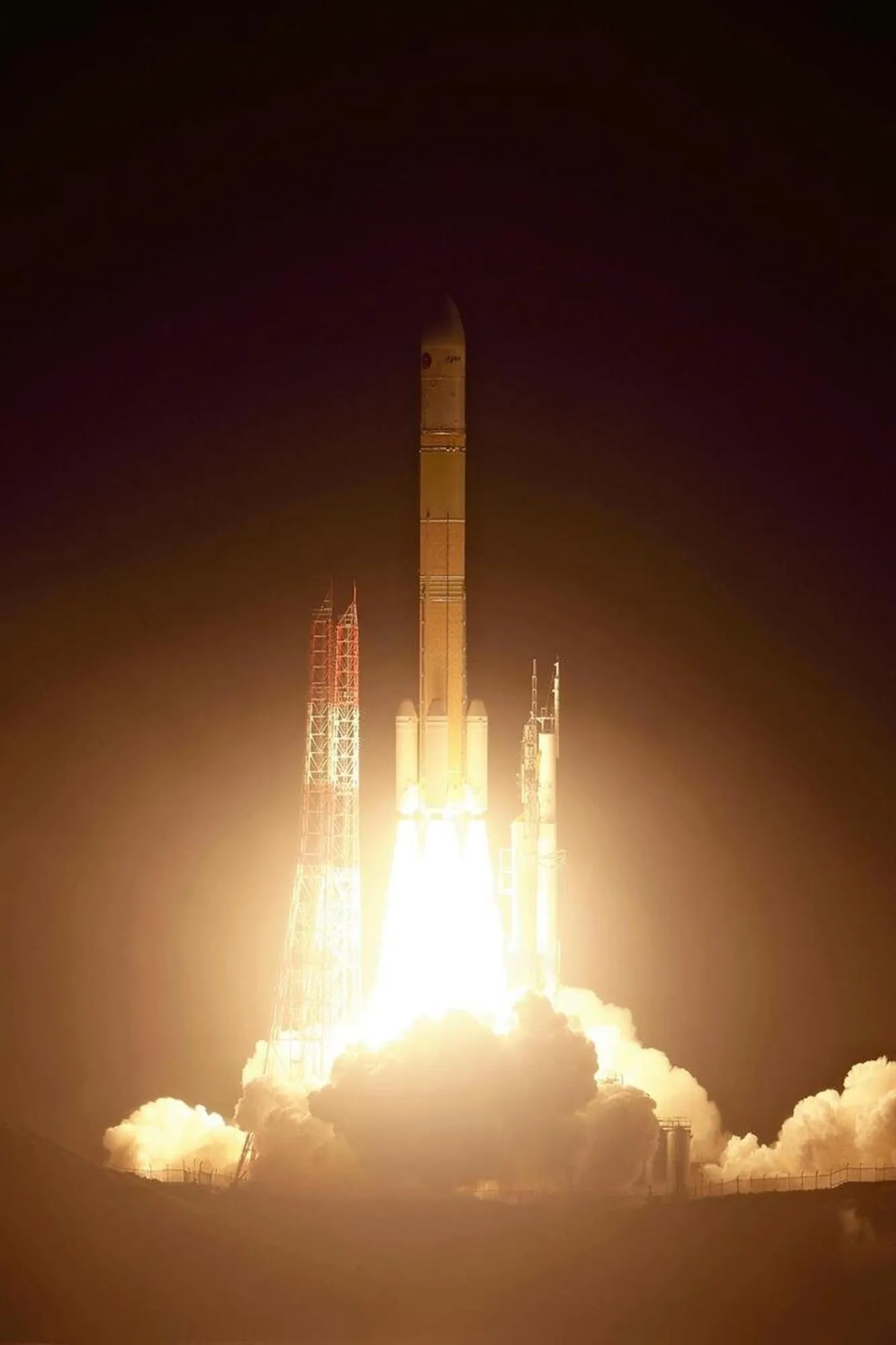 Tên lửa H3 rời bệ phóng mang theo tàu thăm dò Martian Moons eXploration - Ảnh: Yomiuri Shimbun