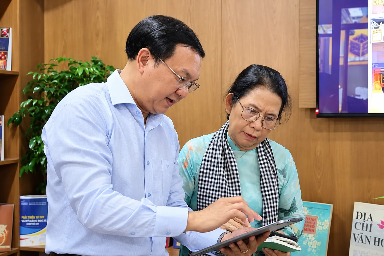 Song song với sách in, TS. Quách Thu Nguyệt tiếp tục tìm hướng phát triển tri thức trên nền tảng số