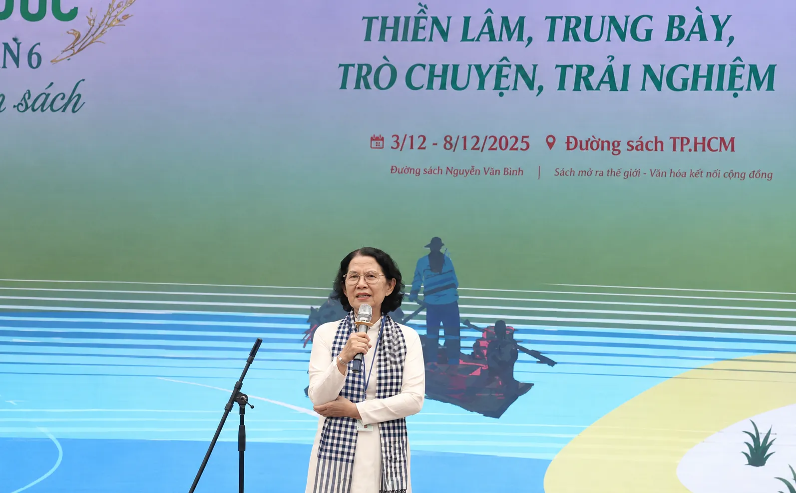 Theo TS. Quách Thu Nguyệt, xây dựng uy tín thương hiệu là một cách để tạo dựng niềm tin nơi độc giả
